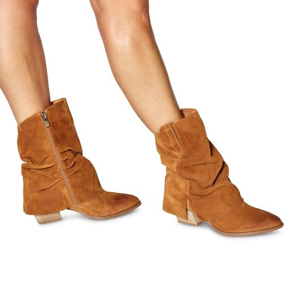 Antelope Lori Tan Suede Slouchy Western Ankle Booties 36 W Cowboy Style Boots - Picture 2 of 10